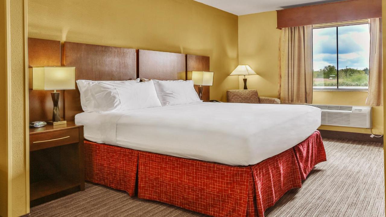 Holiday Inn Express & Suites Houston South - Near Pearland By Ihg Exterior photo