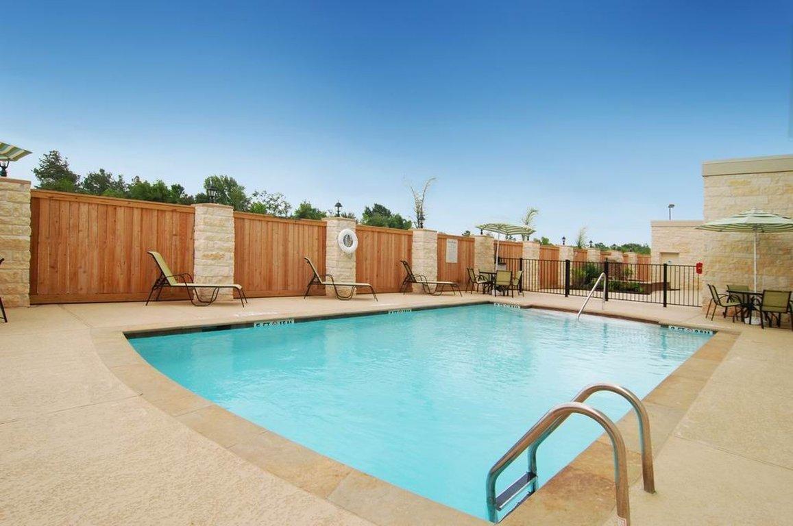 Holiday Inn Express & Suites Houston South - Near Pearland By Ihg Exterior photo