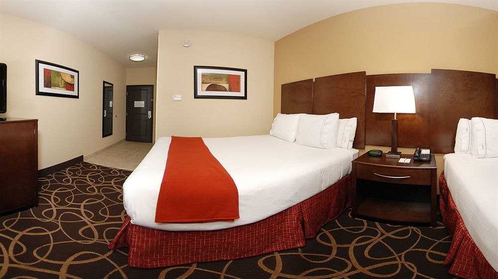 Holiday Inn Express & Suites Houston South - Near Pearland By Ihg Exterior photo